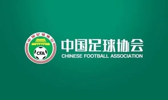 两位在台上还作出;34年后还要一起来颁奖，不见不散的约定，台下掌声雷动，回忆杀满满！视频中，两人为了角色，大胆尝试新发型，黄轩剃头秒变圆寸，倪妮更是剪掉了留了许多年的长发